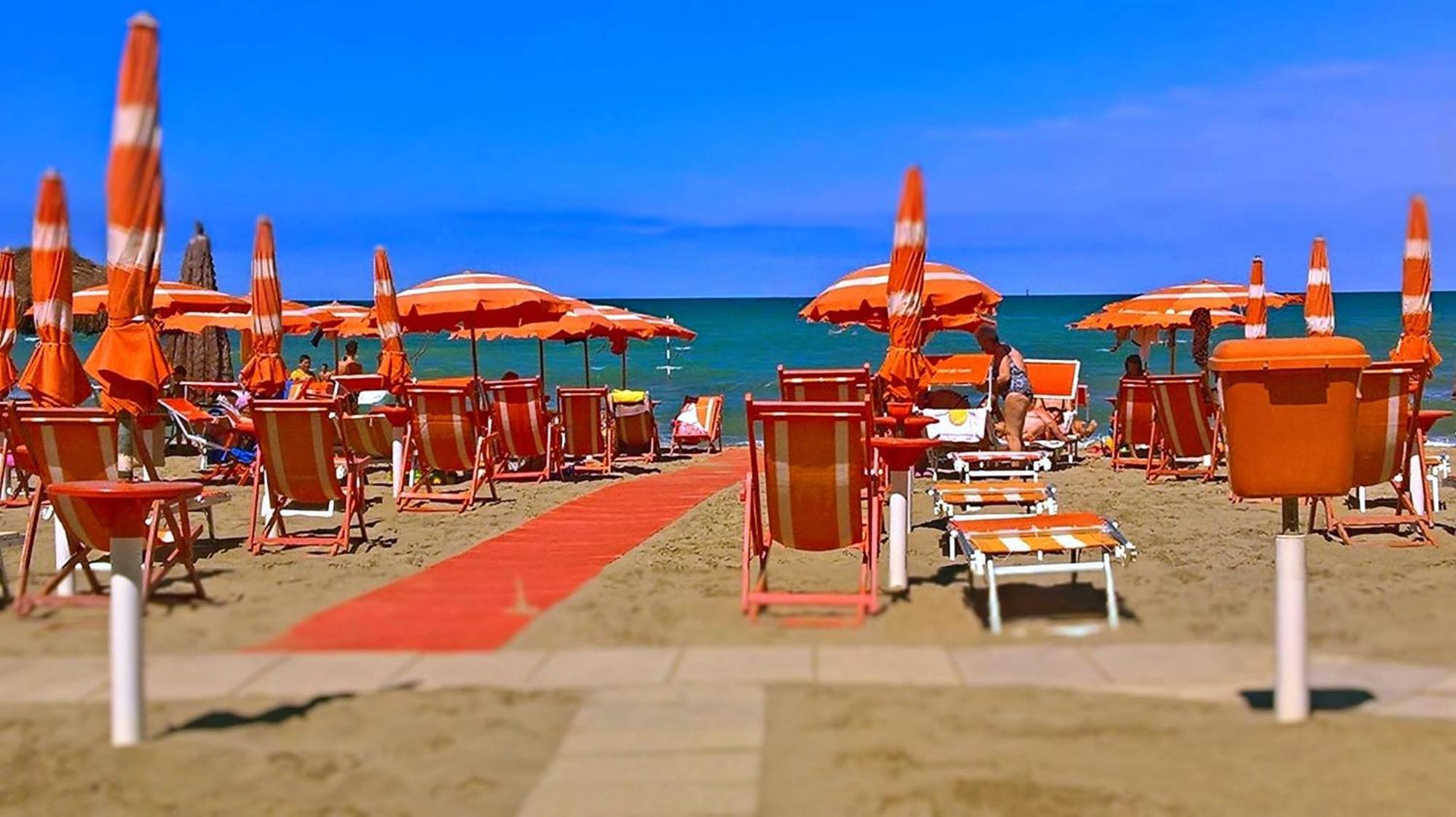 Hotel Astor Silvi Marina Εξωτερικό φωτογραφία